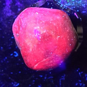 FLUORESCENT RUBY WAND CRYSTAL 26