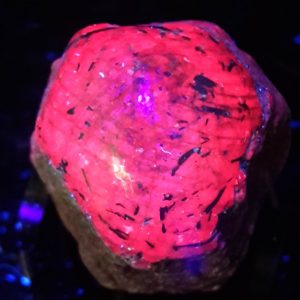 FLUORESCENT RUBY WAND CRYSTAL 33